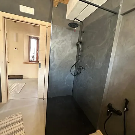 Bed & Breakfast La Finestra Sul Grappa 3*